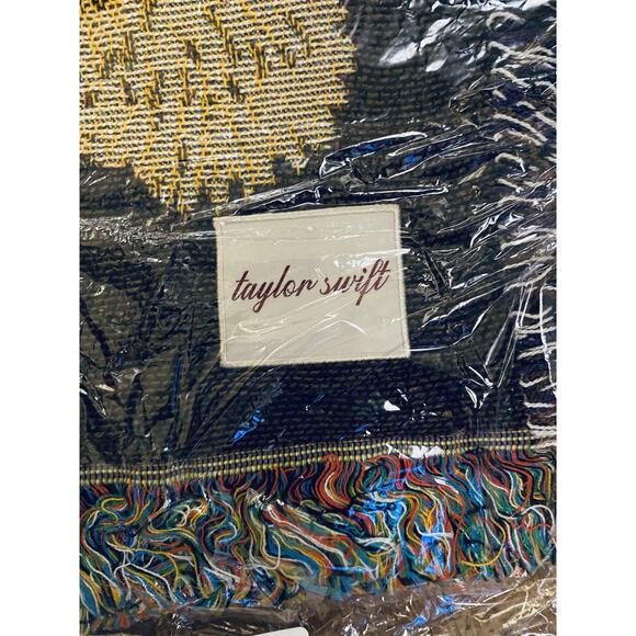 Taylor Swift Acoustic Piano Eras Tour Blanket Official Merch BRAND NEW SOLD OUT - Picture 7 of 7